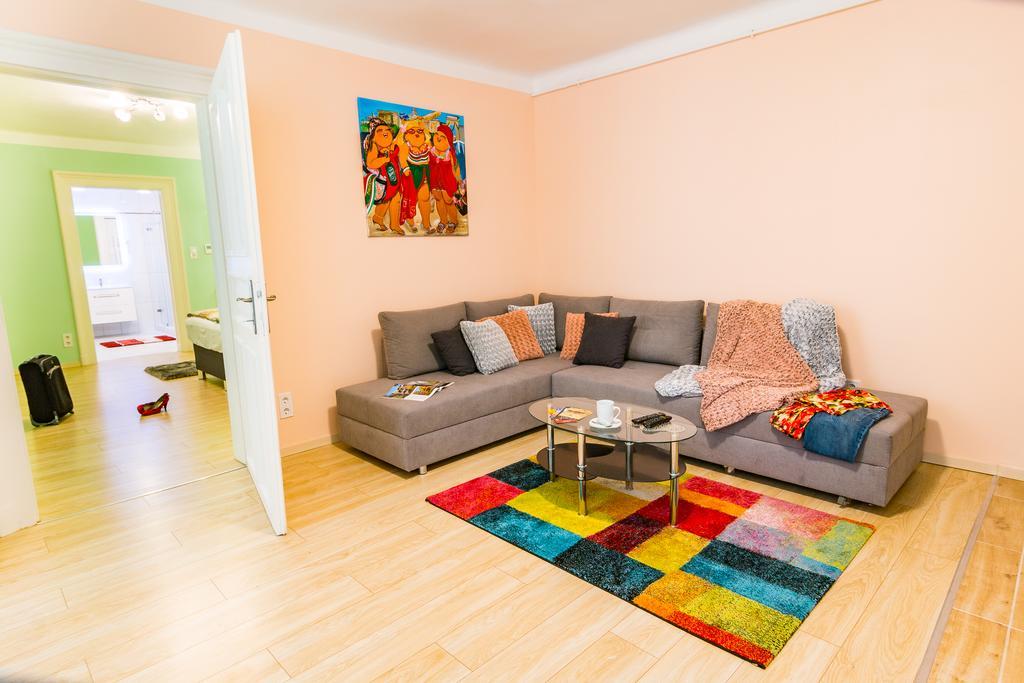 Titaru House In The City Center Of บูดาเปสต์ ภายนอก รูปภาพ